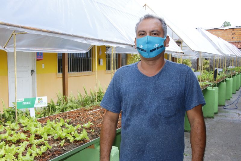 Horta na Escola Machado de Assis no bairro Guanabara