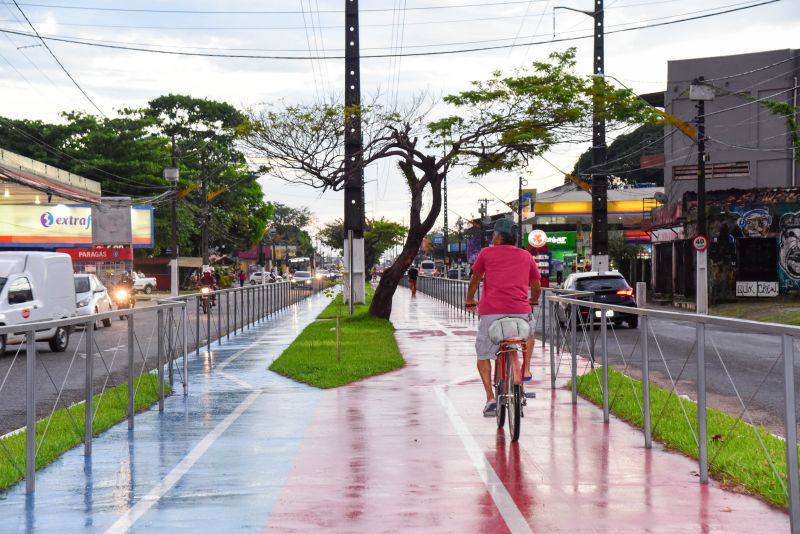 Novo Canteiro Central da Avenida Três Corações Totalmente Reformado E Revitalizado