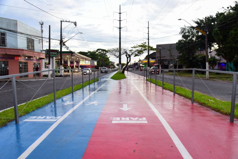 Novo Canteiro Central da Avenida Três Corações Totalmente Reformado E Revitalizado