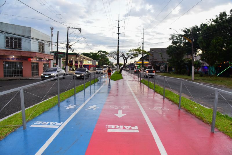 Novo Canteiro Central da Avenida Três Corações Totalmente Reformado E Revitalizado