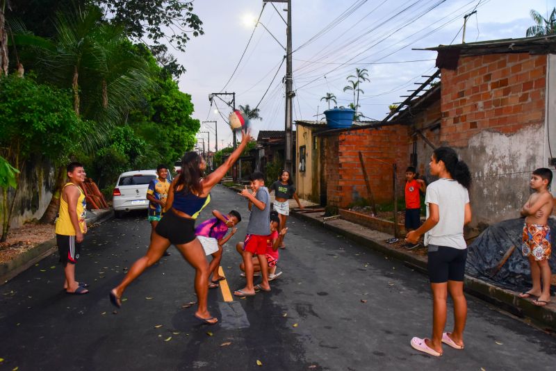 Inauguração Asfáltica das ruas da Comunidade Padre Cícero, Tio Patinhas Área I no bairro Águas Lindas