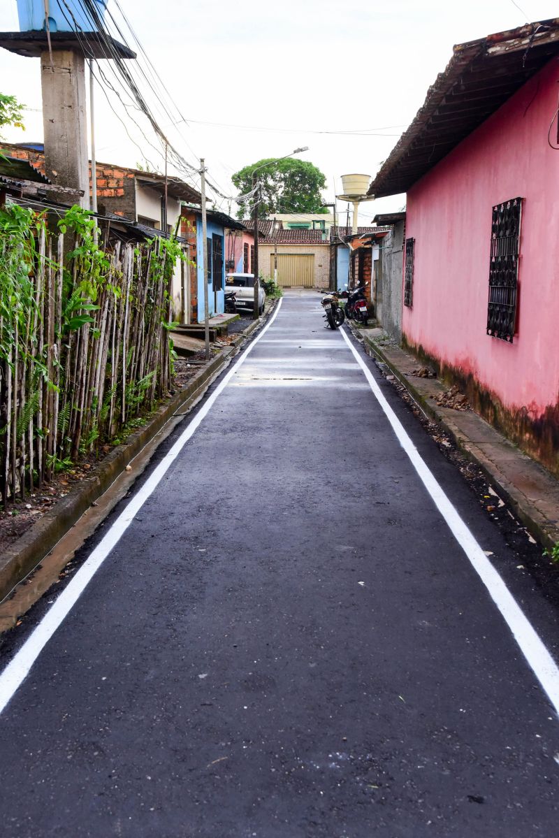 Inauguração Asfáltica das ruas da Comunidade Padre Cícero, Tio Patinhas Área I no bairro Águas Lindas