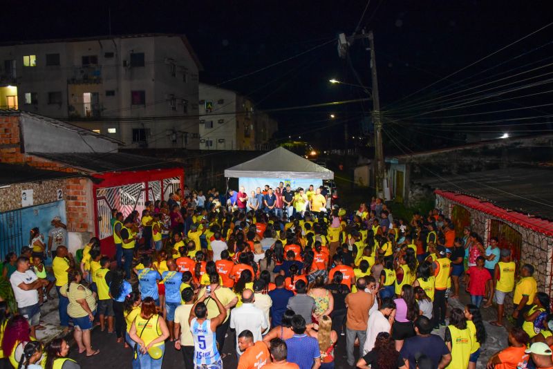 Inauguração Asfáltica das ruas da Comunidade Padre Cícero, Tio Patinhas Área I no bairro Águas Lindas