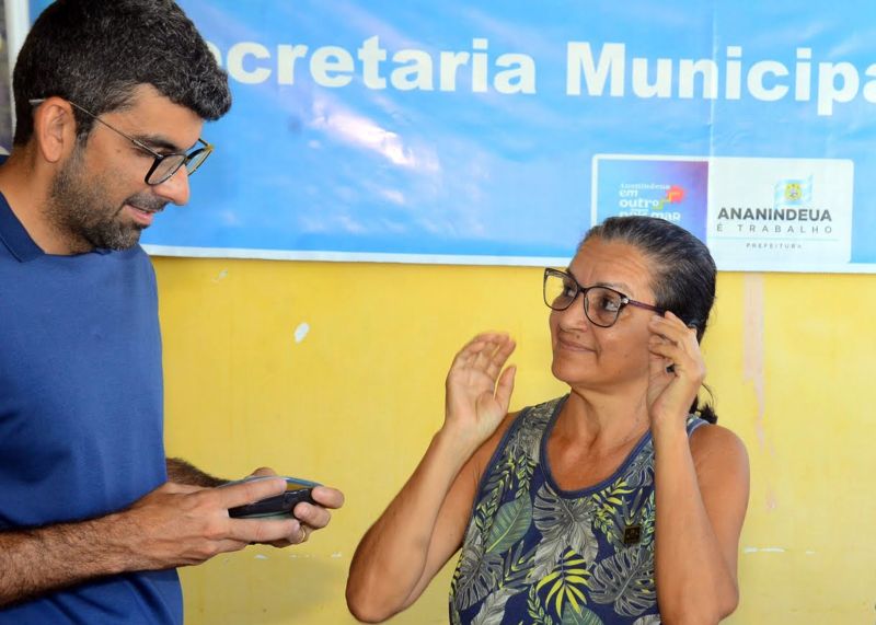 Entrega de Óculos para pacientes atendidos na Ação Corujão da Saúde no bairro do Levilândia