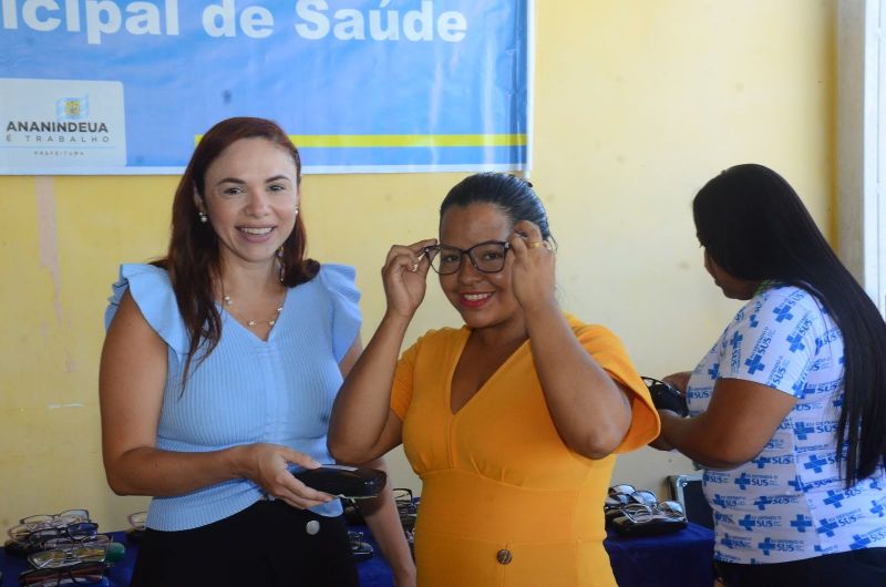 Entrega de Óculos para pacientes atendidos na Ação Corujão da Saúde no bairro do Levilândia