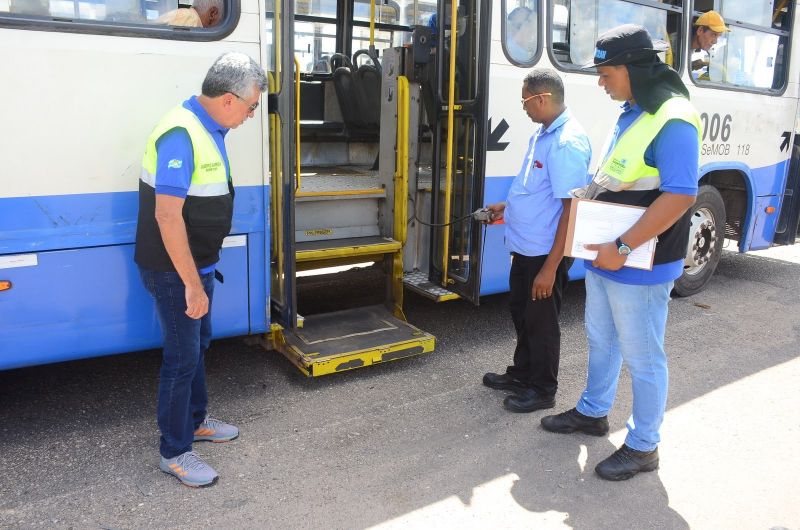 Ação de Fiscalização nos Ônibus em Conjunto com Semutran, Detran e Ministério Público