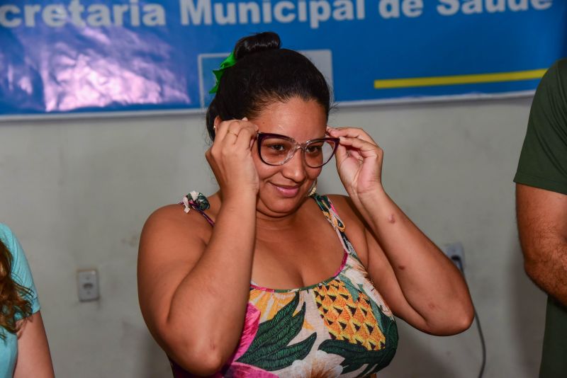 Entrega de Óculos para pacientes atendidos no Corujão da Saúde no bairro do Paar