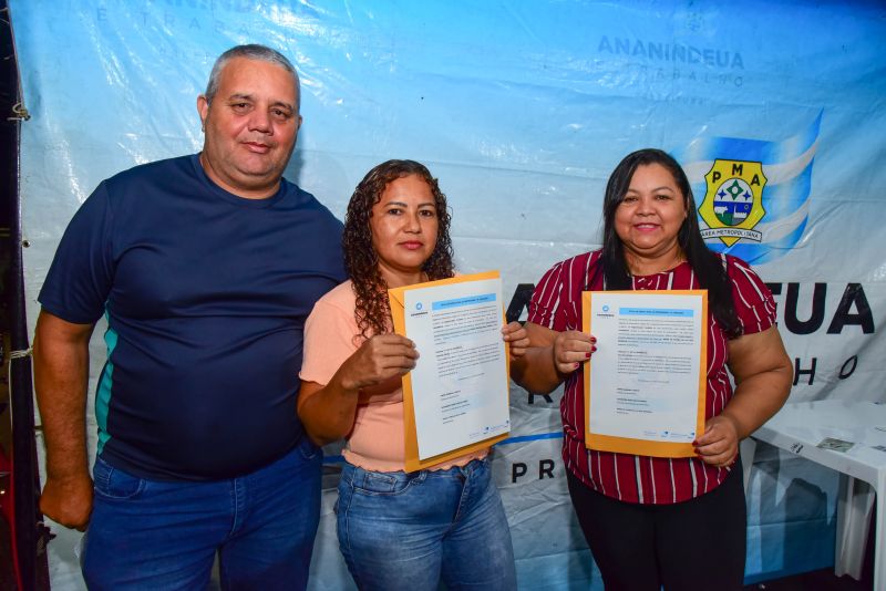 Entrega de Títulos de Propriedade na comunidade Canabrava, Cidade Nova Vll