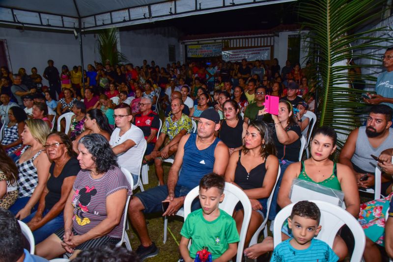 Entrega de Títulos de Propriedade na Comunidade Muralha no bairro Maguari