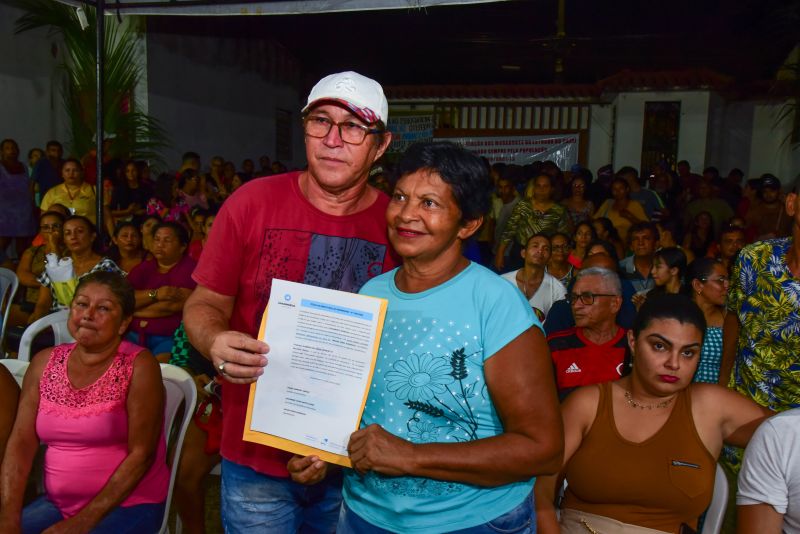 Entrega de Títulos de Propriedade na Comunidade Muralha no bairro Maguari