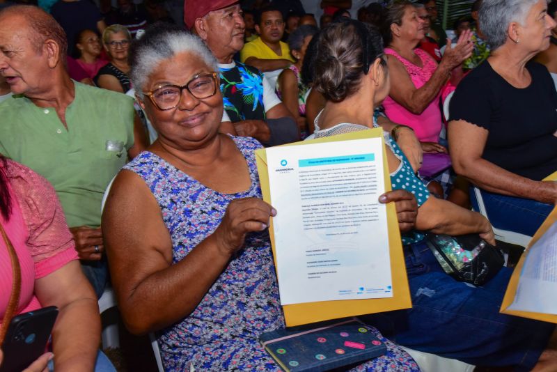 Entrega de Títulos de Propriedade na Comunidade Muralha no bairro Maguari