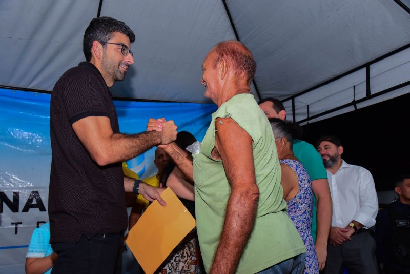 Entrega de Títulos de Propriedade na Comunidade Muralha no bairro Maguari