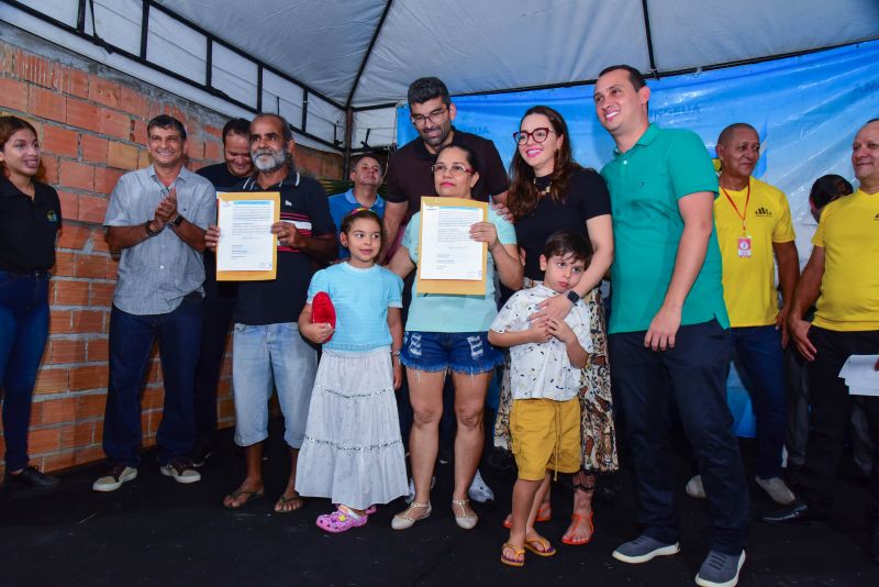 Entrega de Títulos de Propriedade na Comunidade Muralha no bairro Maguari