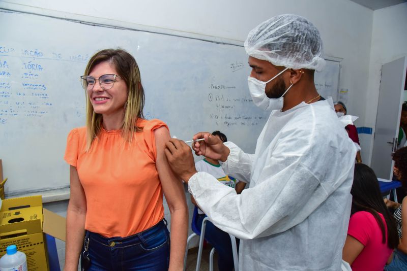 Corujão Da Saúde Na EMEF Cândida Santos de Souza no Distrito Industrial