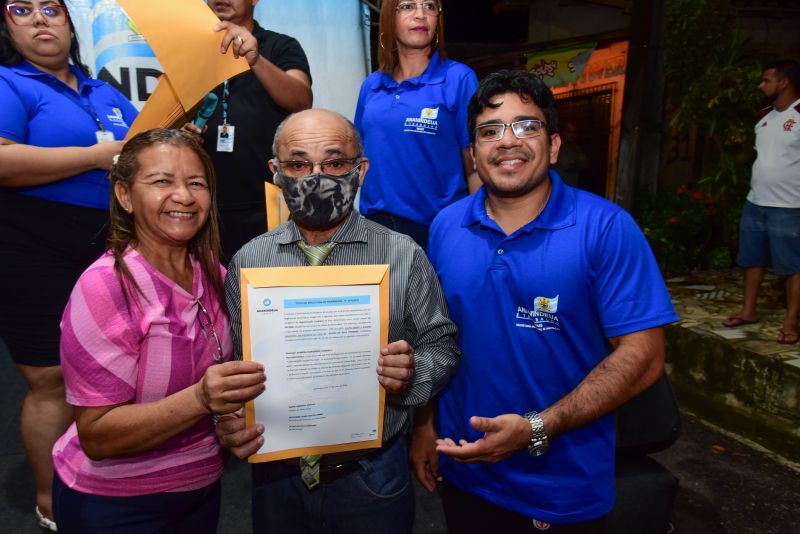 Entrega de títulos de propriedade para comunidade Jardim Paloma no bairro do Icuí Guajará