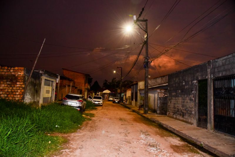 Assinatura de ordem de serviço das ruas do Conj Novo Tauari no Icuí Guajará com drenagem, terraplanagem, asfalto, iluminação em led e sinalização viária