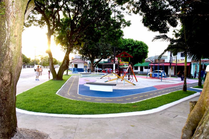 Inauguração da Praça Alessandro Melúl na Cidade Nova