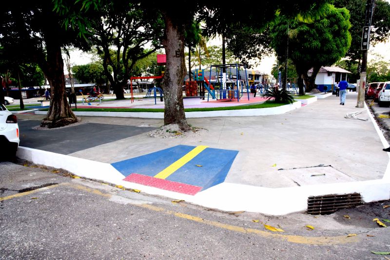 Inauguração da Praça Alessandro Melúl na Cidade Nova