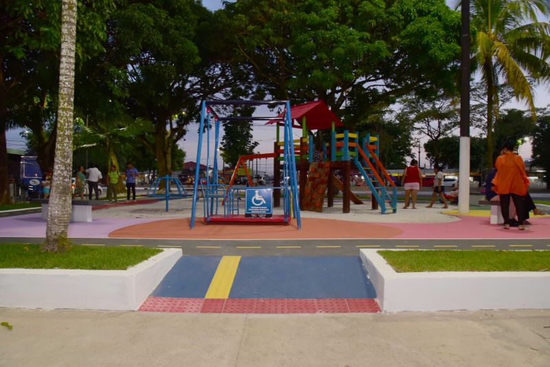 Inauguração da Praça Alessandro Melúl na Cidade Nova