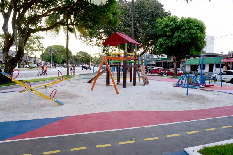 Inauguração da Praça Alessandro Melúl na Cidade Nova