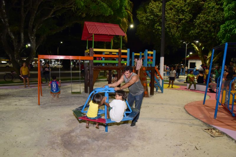 Inauguração da Praça Alessandro Melúl na Cidade Nova