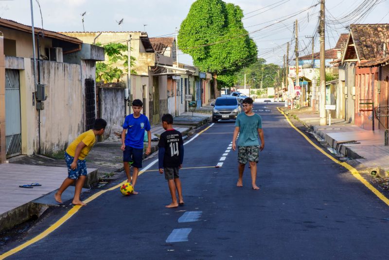 Inauguração de ruas pavimentadas nas We´s 55,56,57,58,60,61 E 62 no conjunto Guajará I