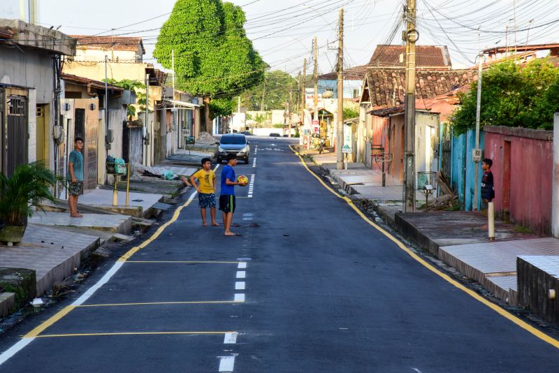 Inauguração de ruas pavimentadas nas We´s 55,56,57,58,60,61 E 62 no conjunto Guajará I