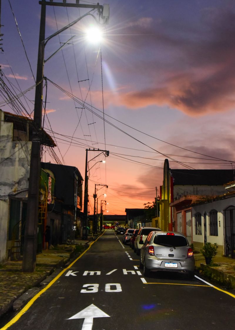 Inauguração de ruas pavimentadas nas We´s 55,56,57,58,60,61 E 62 no conjunto Guajará I