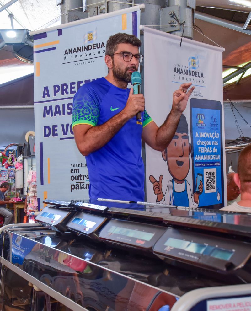 Entrega de equipamentos para feirantes da feira Cidade Nova IV e lançamento do aplicativo Feira Top Ananin
