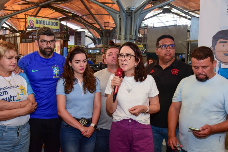 Entrega de equipamentos para feirantes da feira Cidade Nova IV e lançamento do aplicativo Feira Top Ananin
