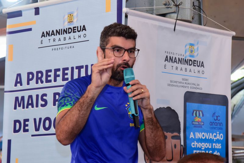 Entrega de equipamentos para feirantes da feira Cidade Nova IV e lançamento do aplicativo Feira Top Ananin
