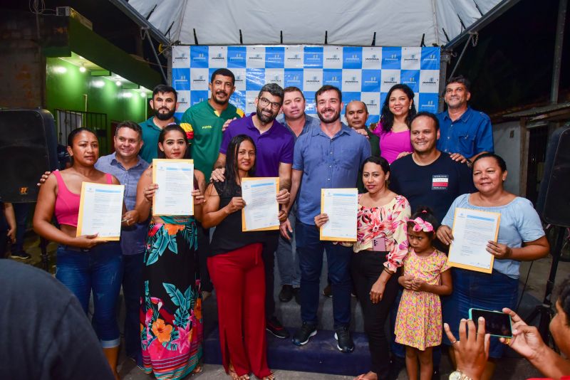 Entrega de títulos de propriedade no loteamento Fábio Figueiras no Distrito Industrial