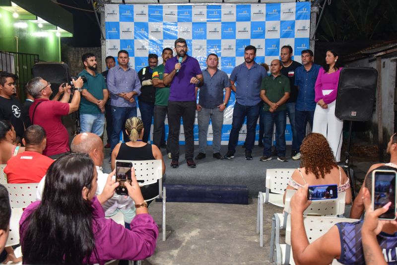 Entrega de títulos de propriedade no loteamento Fábio Figueiras no Distrito Industrial