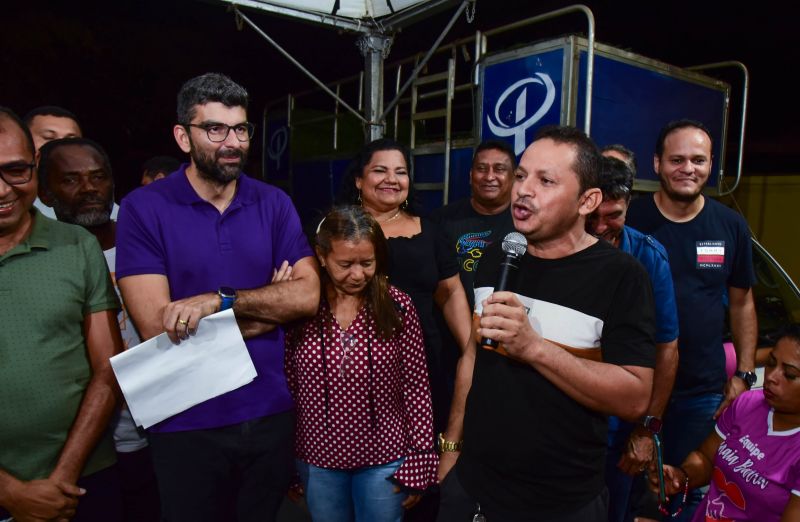 Assinatura de ordem de serviço para requalificação no Campo do Urubu, na comunidade Jerusalém