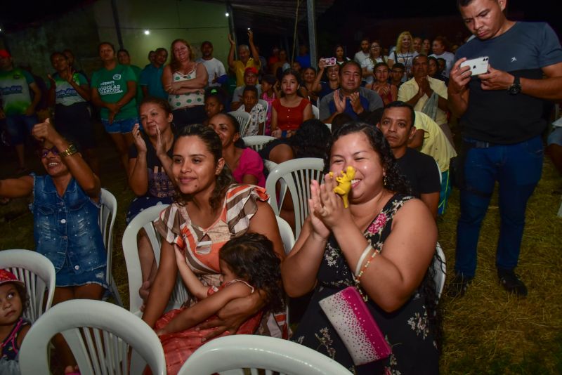 Entrega de Títulos de Propriedade na Comunidade Parque Vitória no Curuçambá