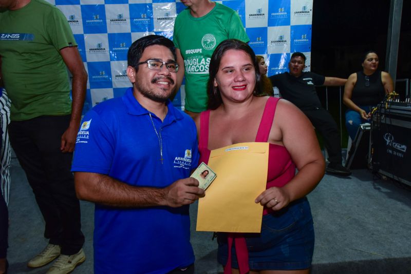 Entrega de Títulos de Propriedade na Comunidade Parque Vitória no Curuçambá