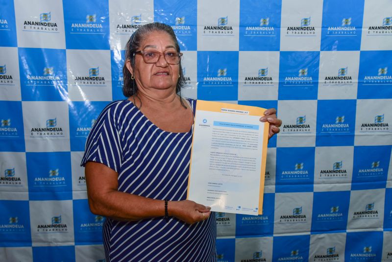 Entrega de Títulos de Propriedade na Comunidade Parque Vitória no Curuçambá