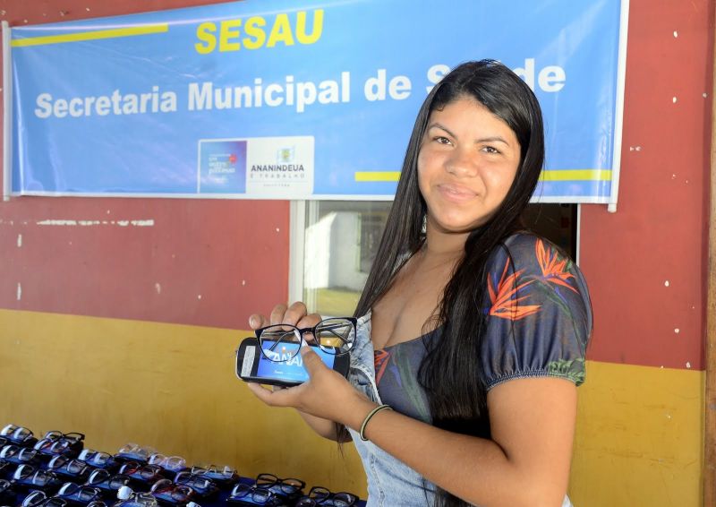 Entrega de Óculos para pacientes atendidos no Corujão da Saúde na comunidade Heliolândia no Distrito Industrial