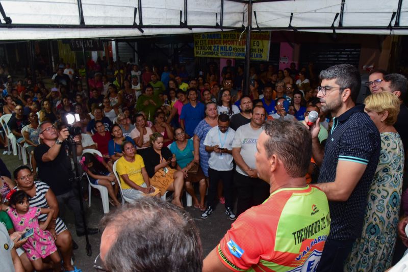 Entrega de Títulos de Propriedade na Comunidade Parque Vitória no Coqueiro