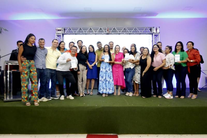 notícia: Ananindeua premia servidores públicos municipais