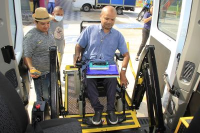 galeria: Entrega do Veiculo para Transportar Pacientes em Tratamento de Hemodiálise no bairro Coqueiro