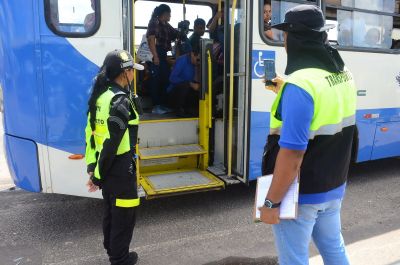 galeria: Ação de Fiscalização nos Ônibus em Conjunto com Semutran, Detran e Ministério Público