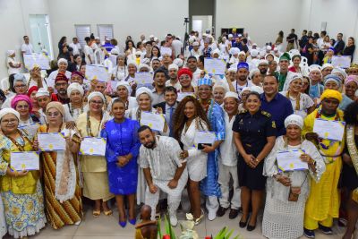 notícia: Sacerdotes de religiões de matrizes africanas de Ananindeua são homenageados  
