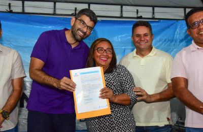 notícia: Prefeitura entrega títulos de propriedades na Comunidade Canabrava