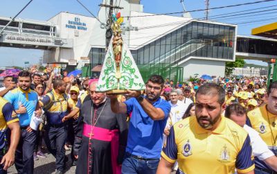 notícia: Traslado de Ananindeua reúne multidão de fieis para saudar a Virgem de Nazaré