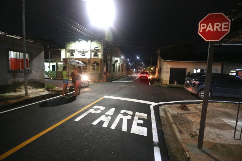 Entrega de ruas pavimentadas, sinalizadas e com nova rede de drenagem na Comunidade Terra Santa no bairro do Jaderlândia