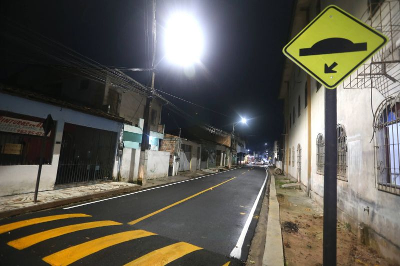 Entrega de ruas pavimentadas, sinalizadas e com nova rede de drenagem na Comunidade Terra Santa no bairro do Jaderlândia