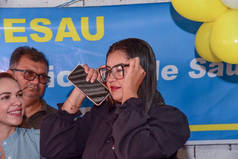 Ato de entrega de óculos para pacientes atendidos pelo Programa Olhar Ananin, no residencial Vila Nova no bairro Coqueiro