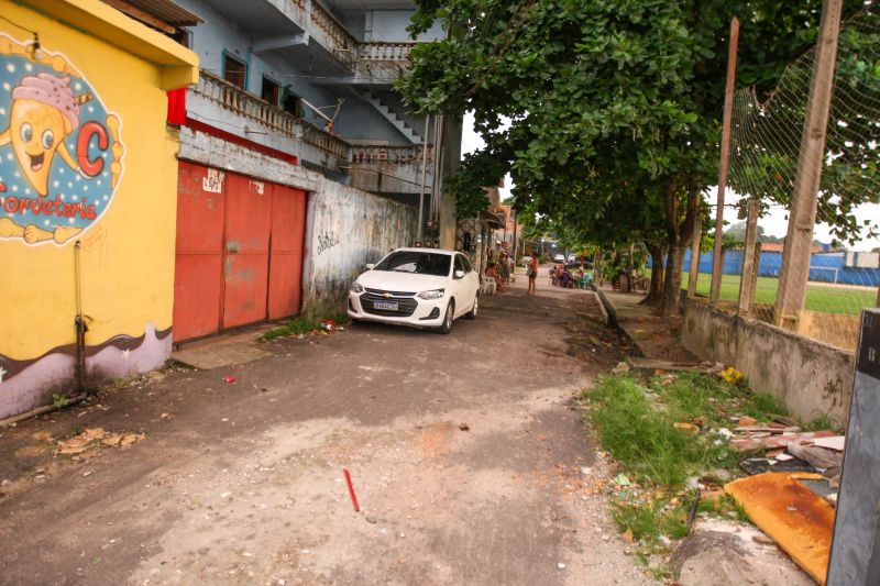 Assinatura de ordem de serviço para recapeamento asfáltico das ruas da comunidade Elo Perdido no bairro Centro