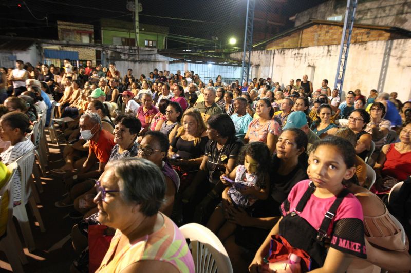 Entrega de Títulos de Propriedade aos moradores do bairro do Atalaia